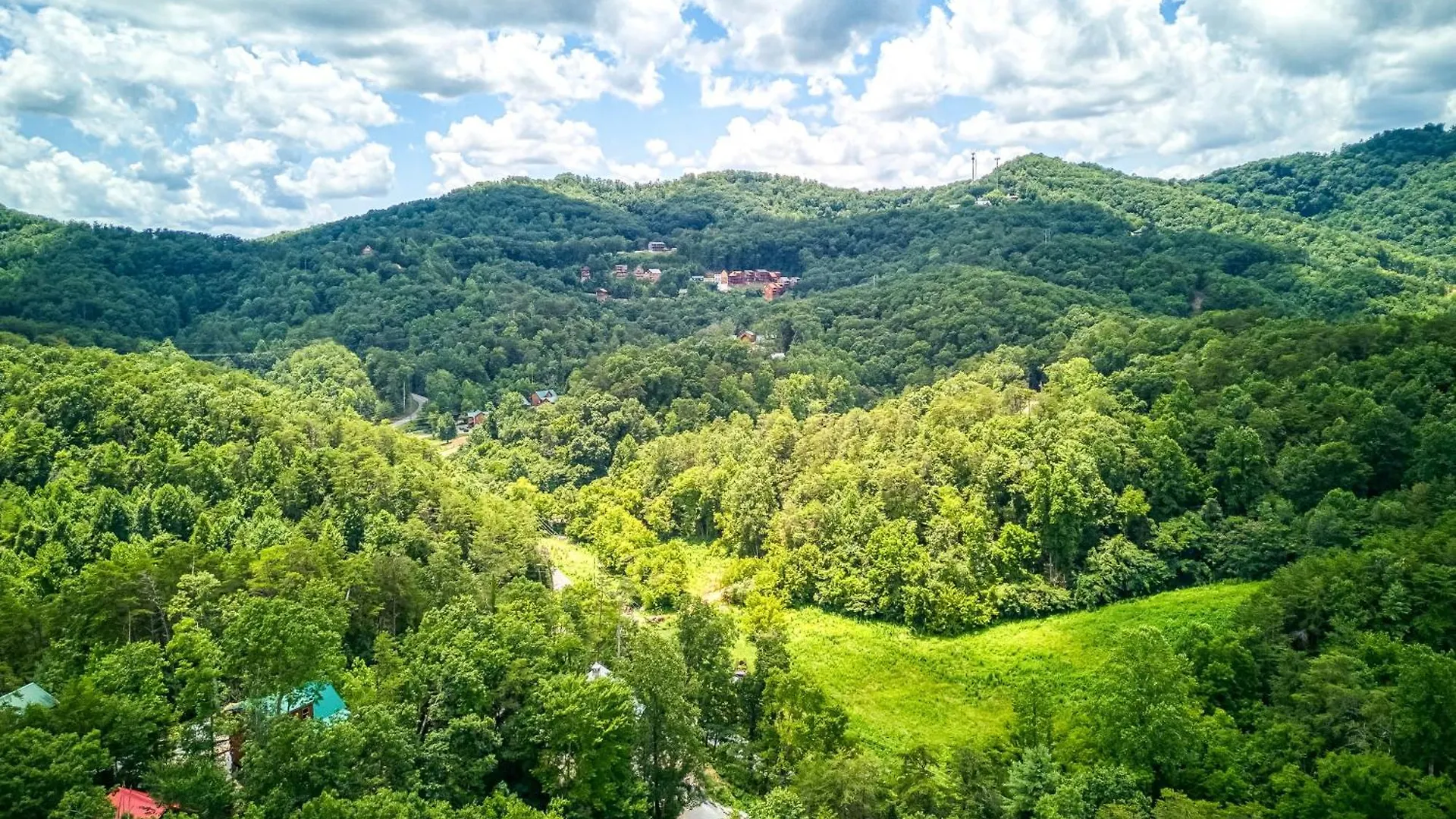 Forever Yours, Hot Tub, 1089 Of Free Attraction Tickets For Each Paid Day, Dollywood And Apartment Pigeon Forge