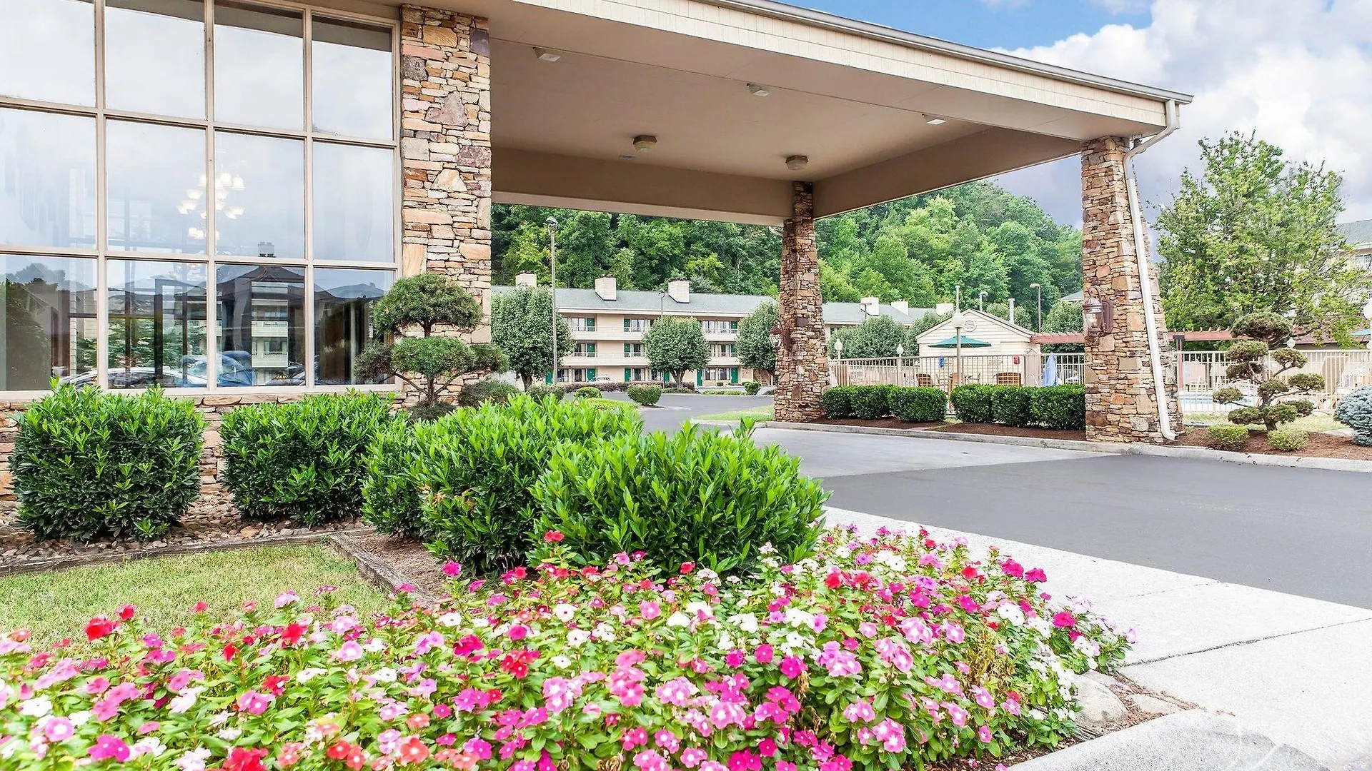 Ξενοδοχείο Quality & At Dollywood Lane 2*