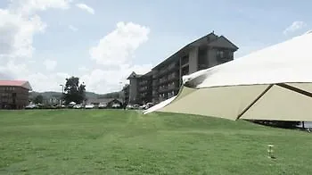 Arbors At Island Landing & 3*