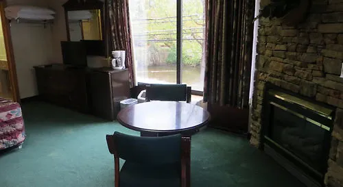 Hotel Riverside Motor - 2*