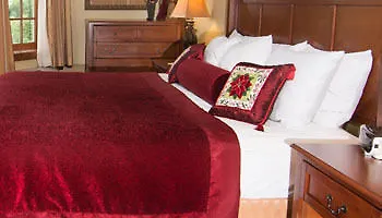 Hotel The At Christmas Place 4*