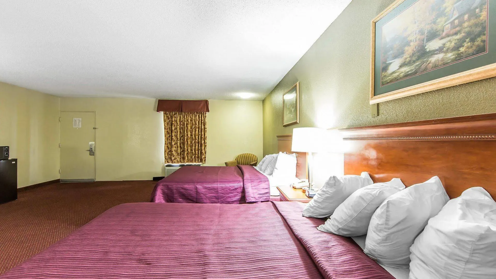 Howard Johnson By Wyndham Hotel