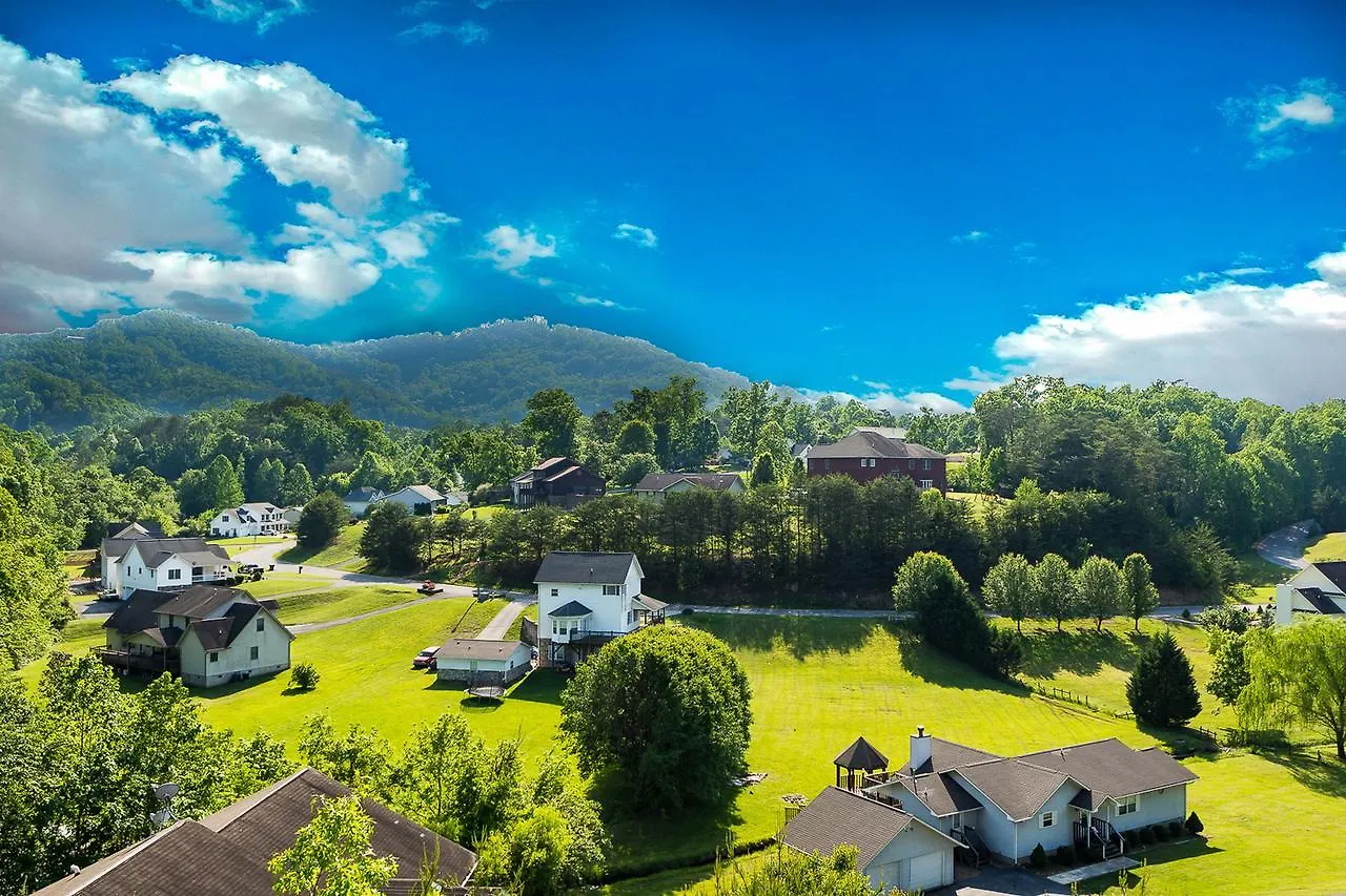 9 Bedroom Roscoe's Retreat By Hosteeva Сasa de vacaciones Pigeon Forge