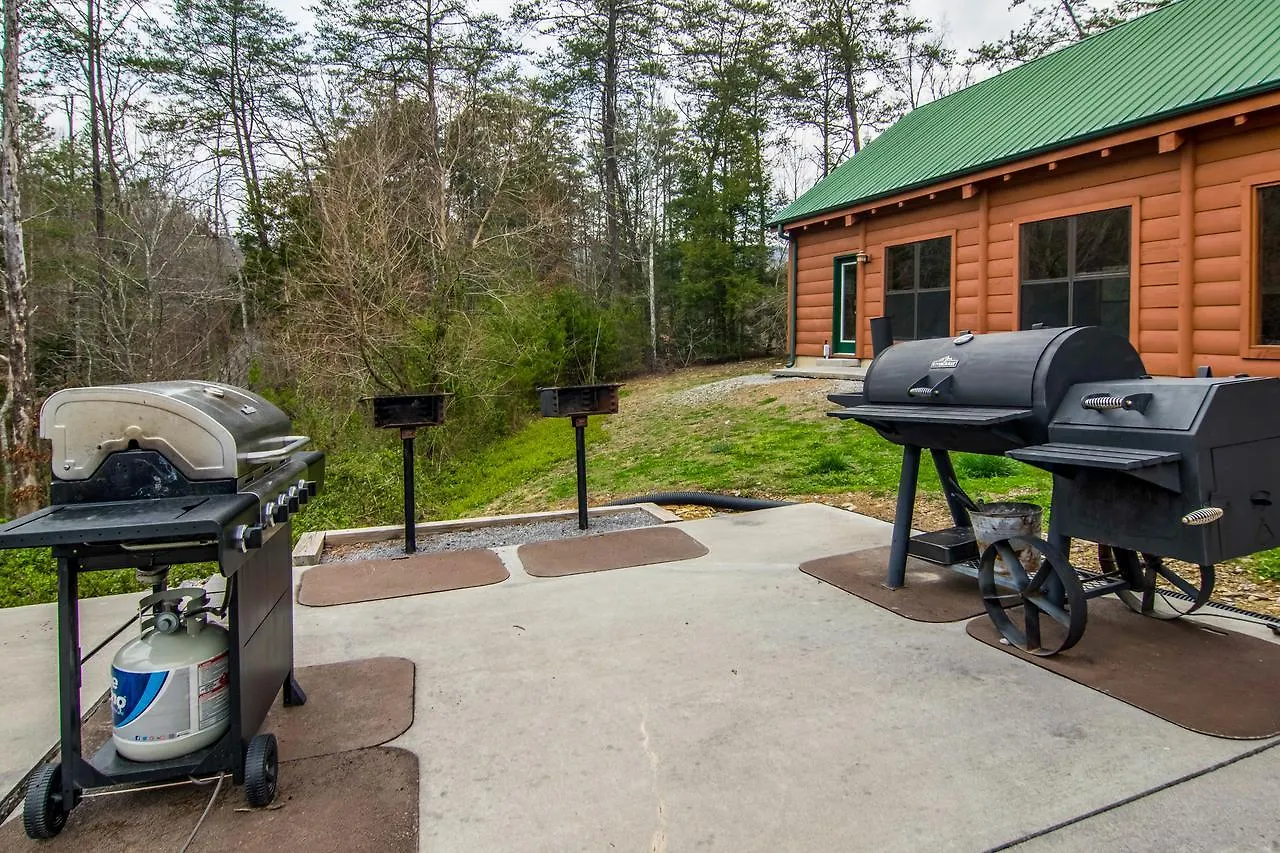 Moose Hollow Pigeon Forge
