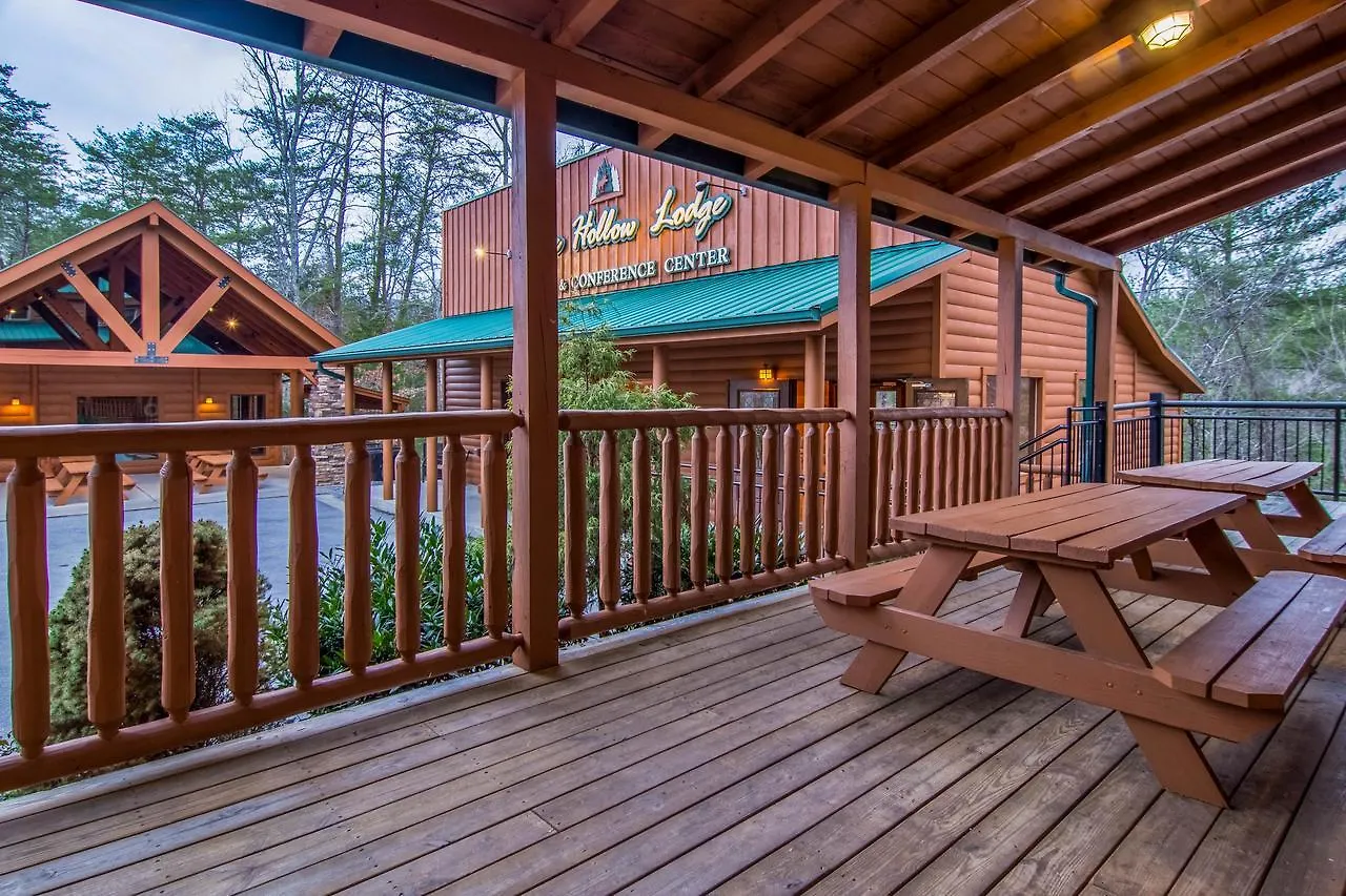 Moose Hollow * Pigeon Forge