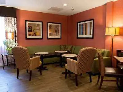 Hotell Hampton & On The Parkway 3*