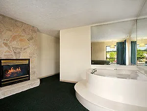 Days By Wyndham South Hotel 2*