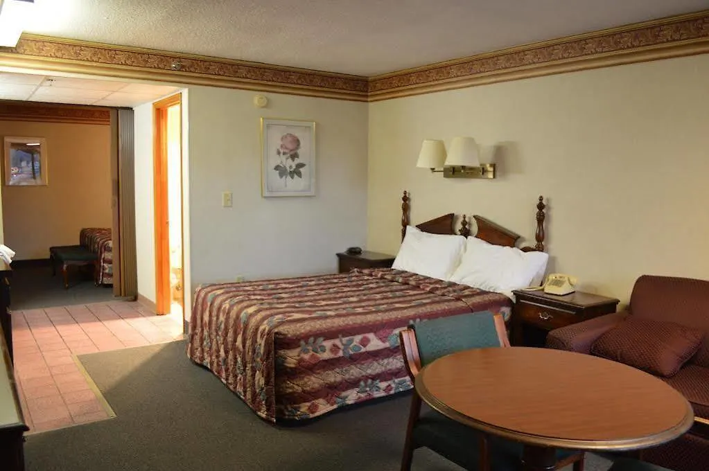Riverside Motor - 2* Pigeon Forge