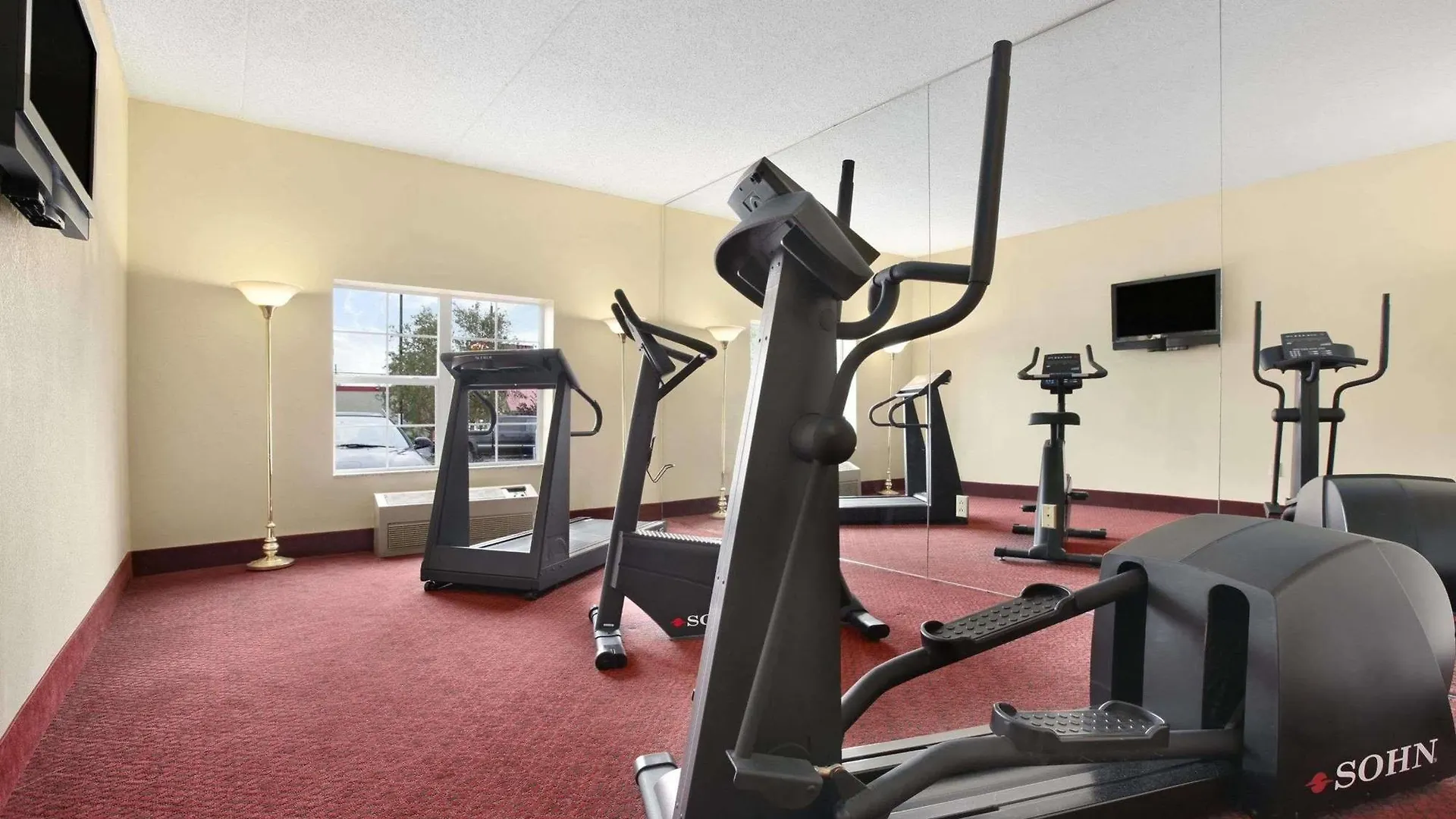 Hotel Ramada By Wyndham North 3*