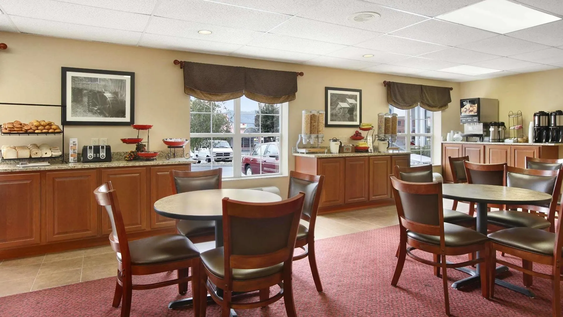 Ramada By Wyndham North Hotel 3*