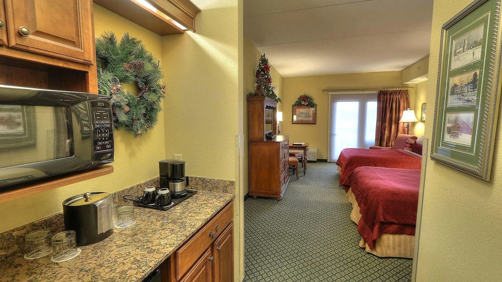 The At Christmas Place 4*