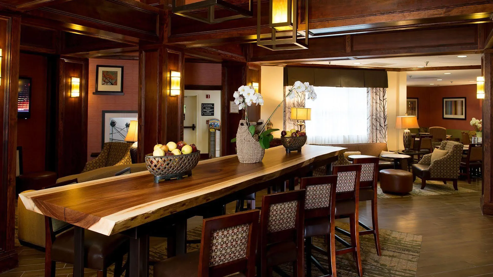 Hotell Hampton & On The Parkway 3*
