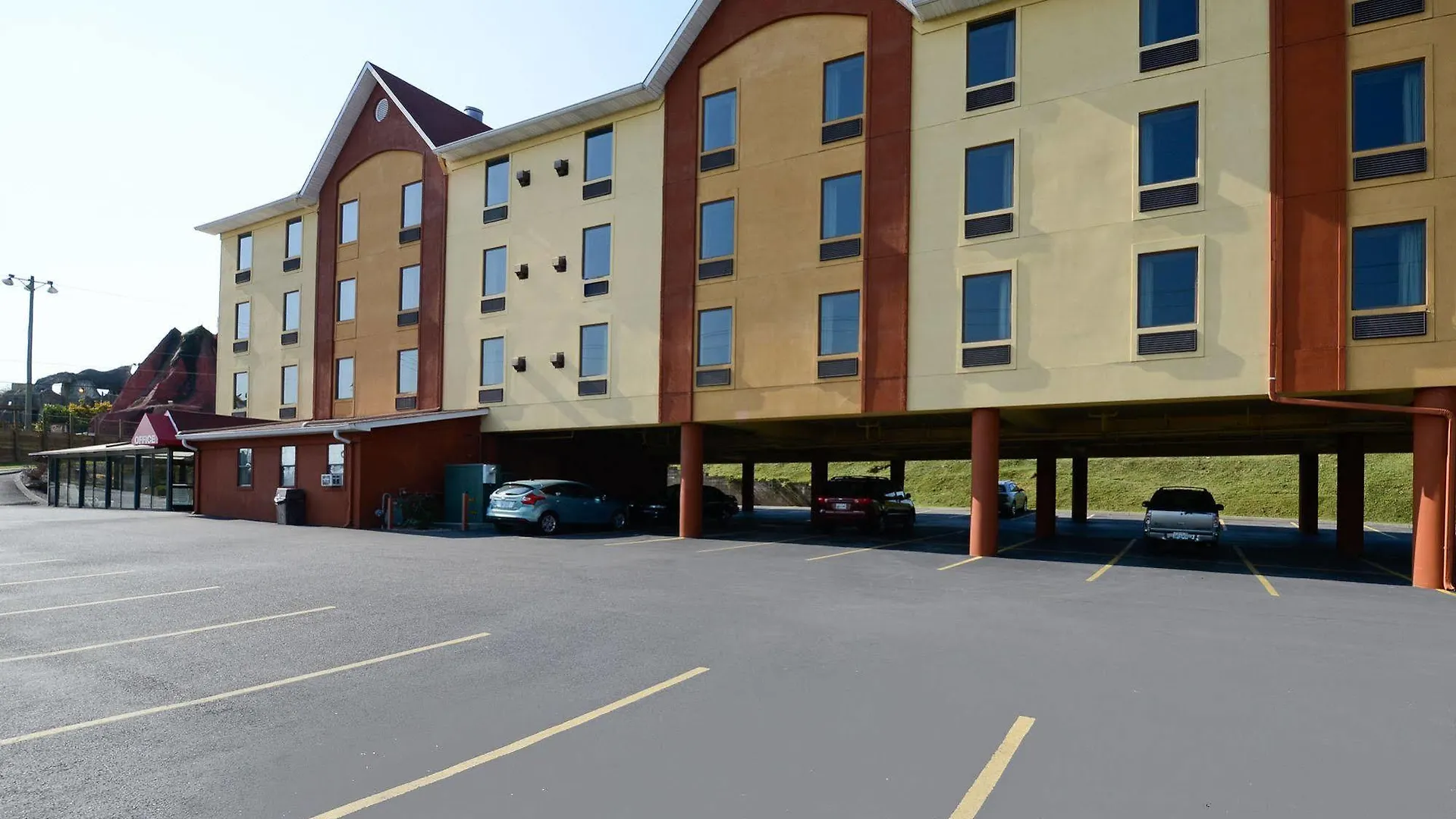 Leblanc Western Signature Collection Pigeon Forge