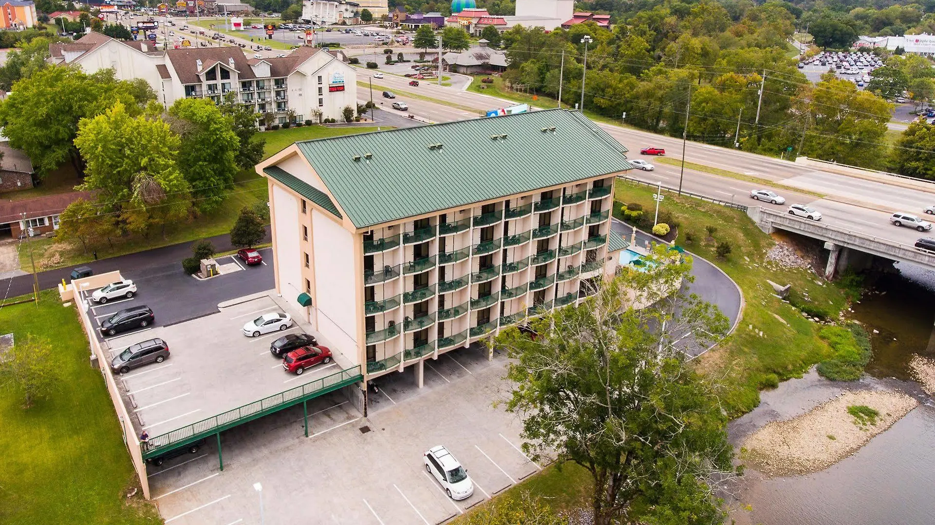 Hotel Pigeon River