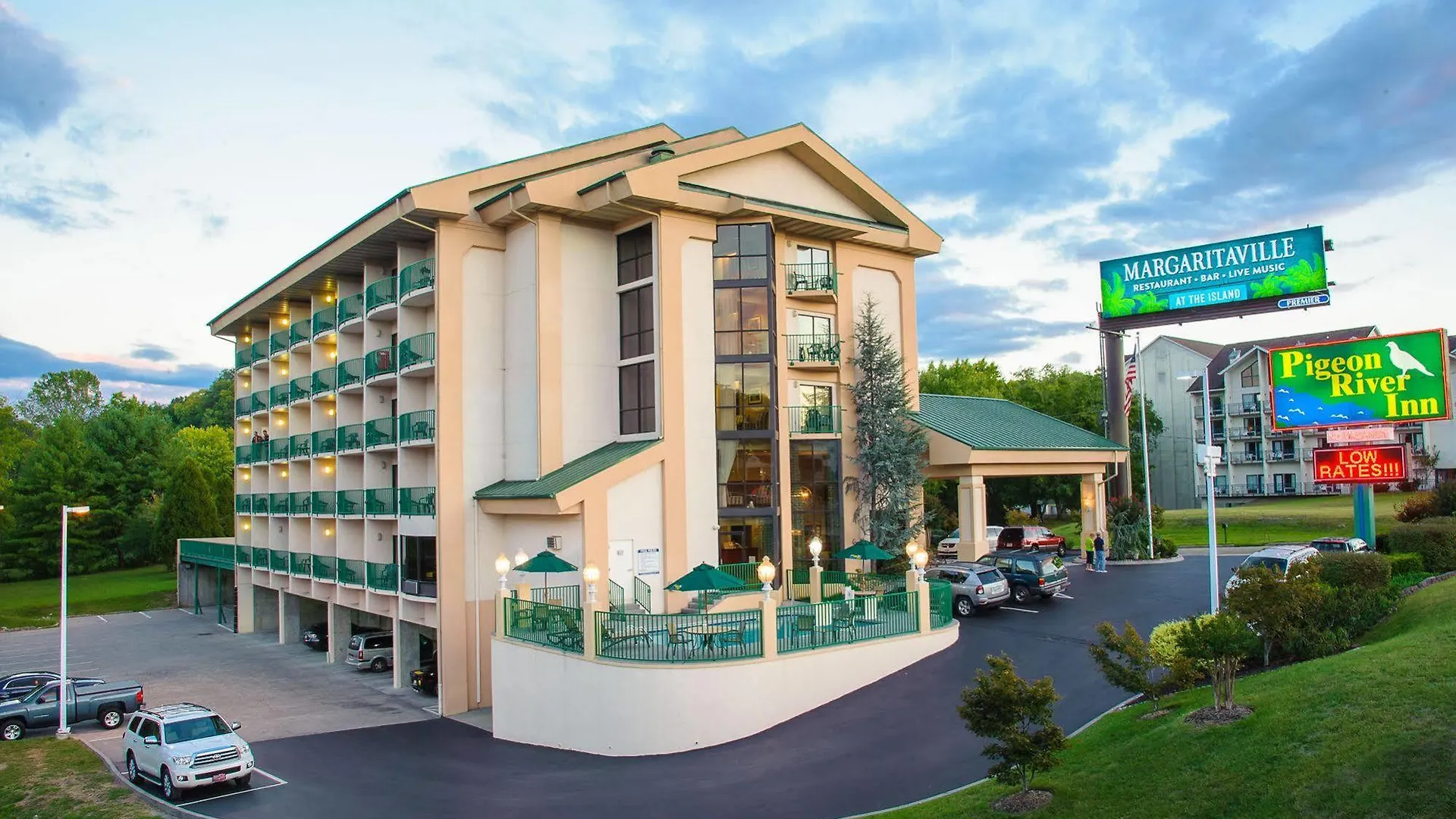 Pigeon River Hotel 3*