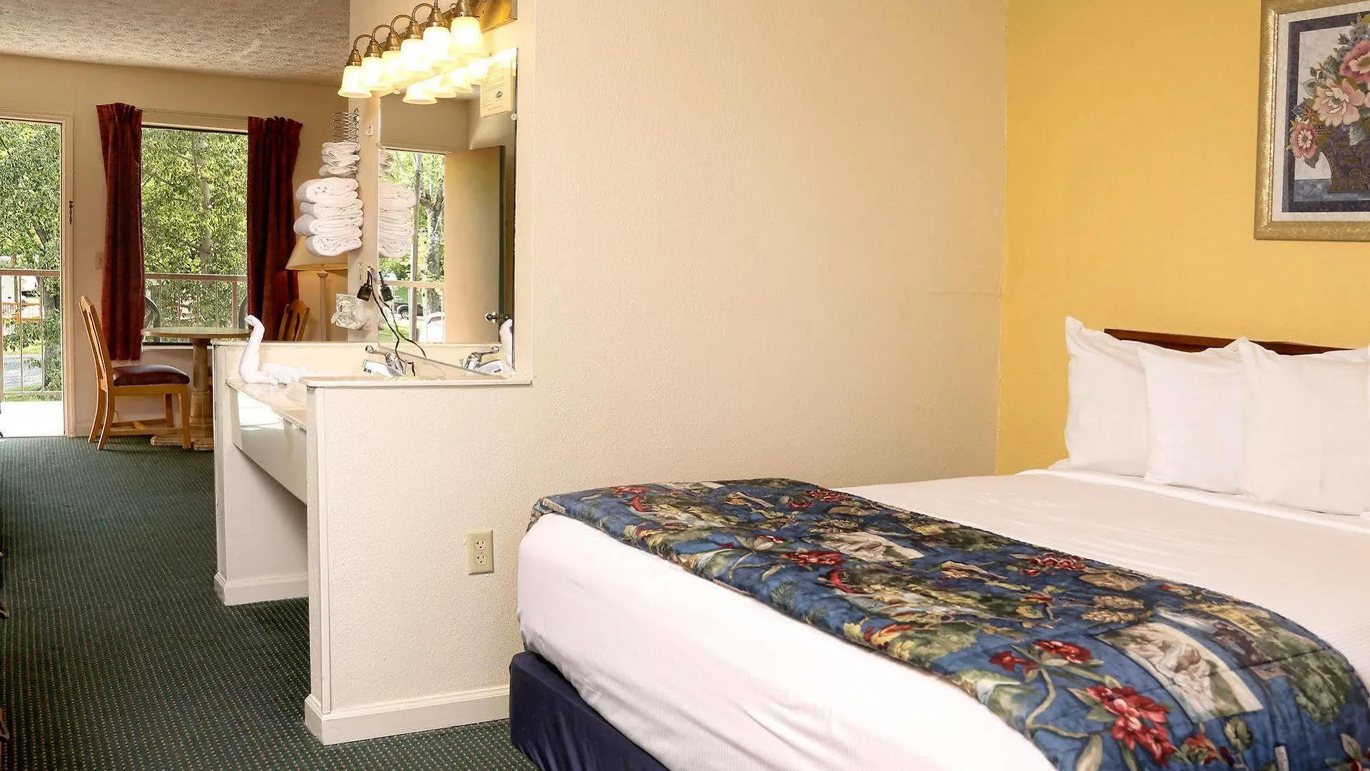 Hotel Creekstone 2*