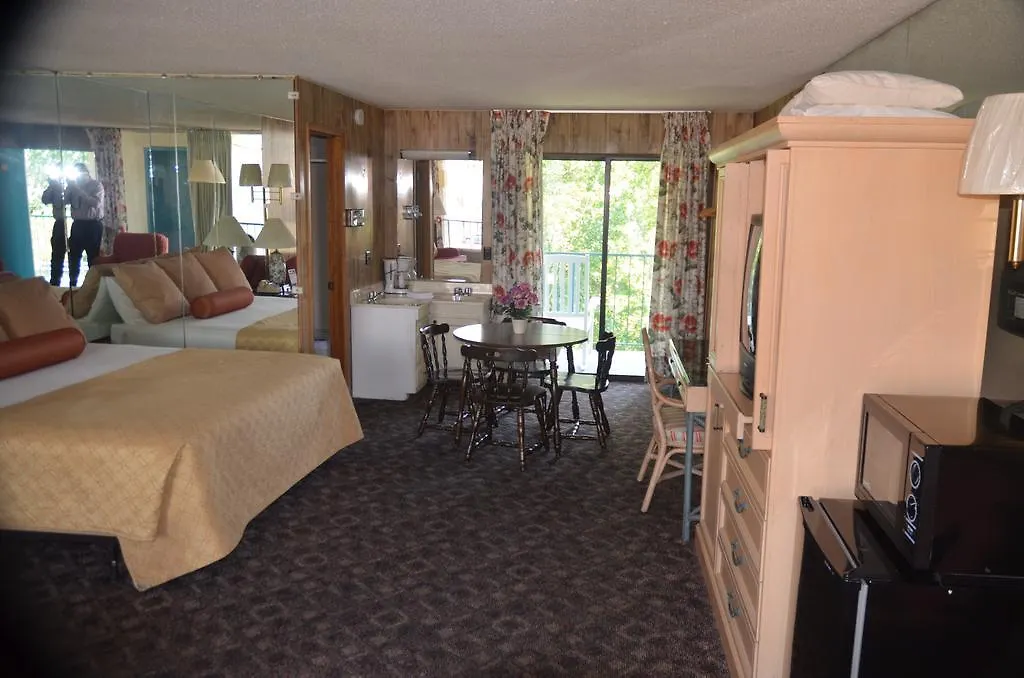 Riverlodge South