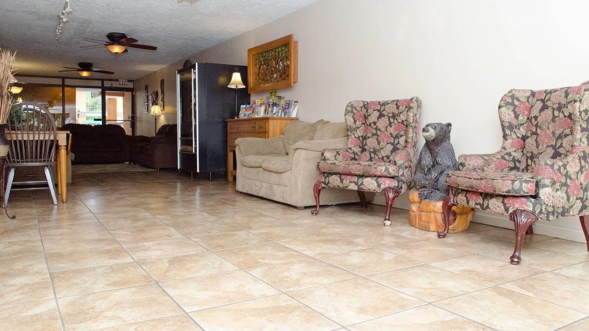 Americana A Travelodge By Wyndham Motel 2*