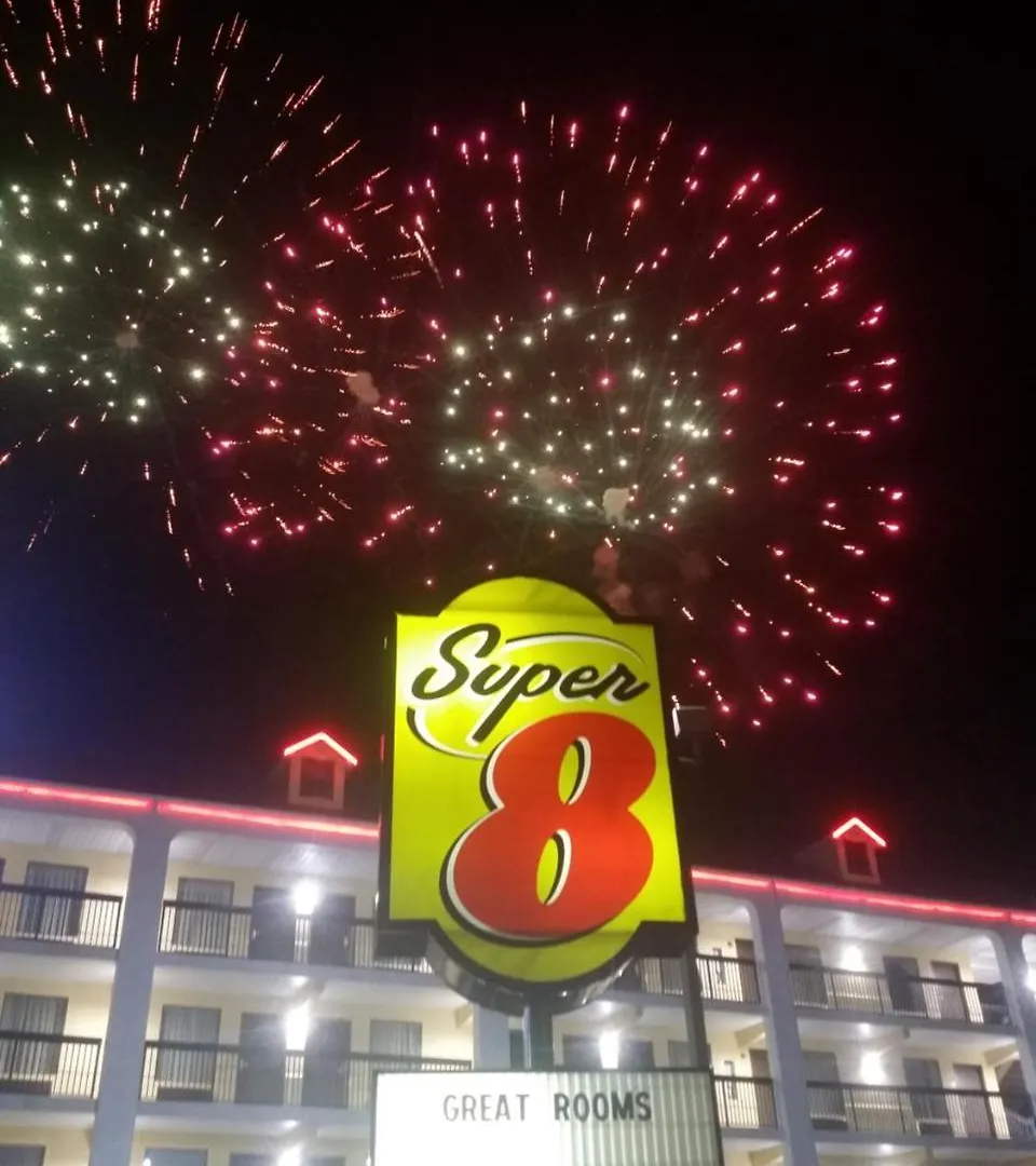 Super 8 By Wyndham Pigeon Forge-emert St 3*