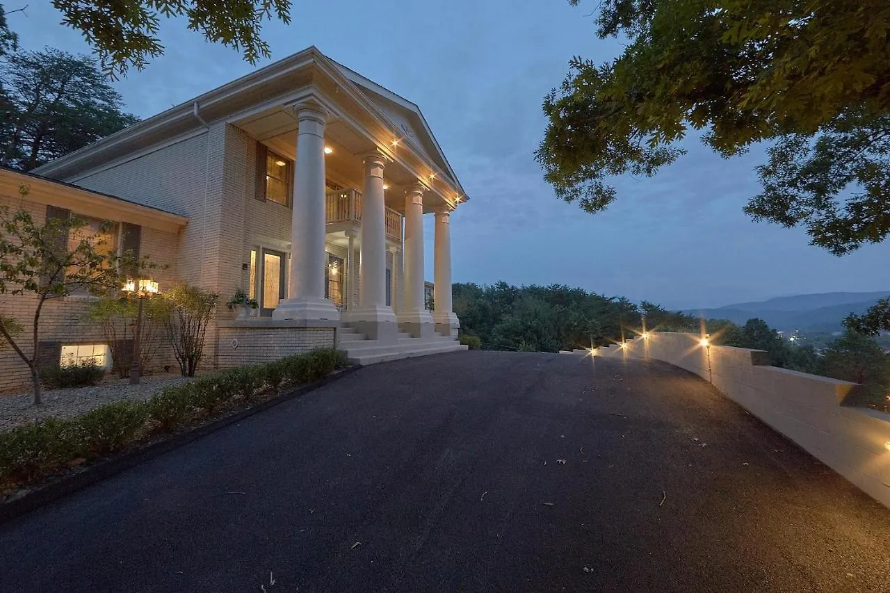 Holiday home The Pillars