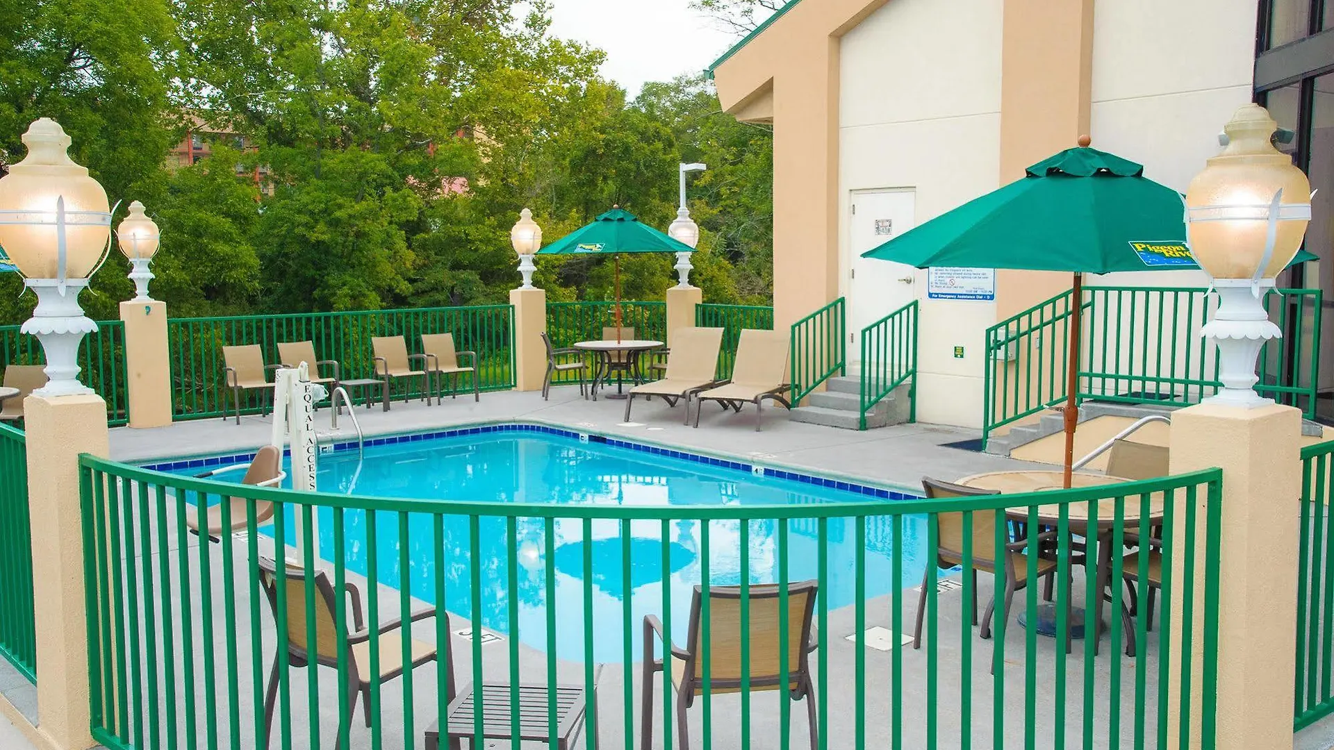 Pigeon River Hotel Pigeon Forge