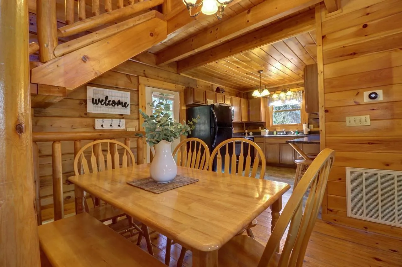 Peaceful Setting Cabin Holiday home
