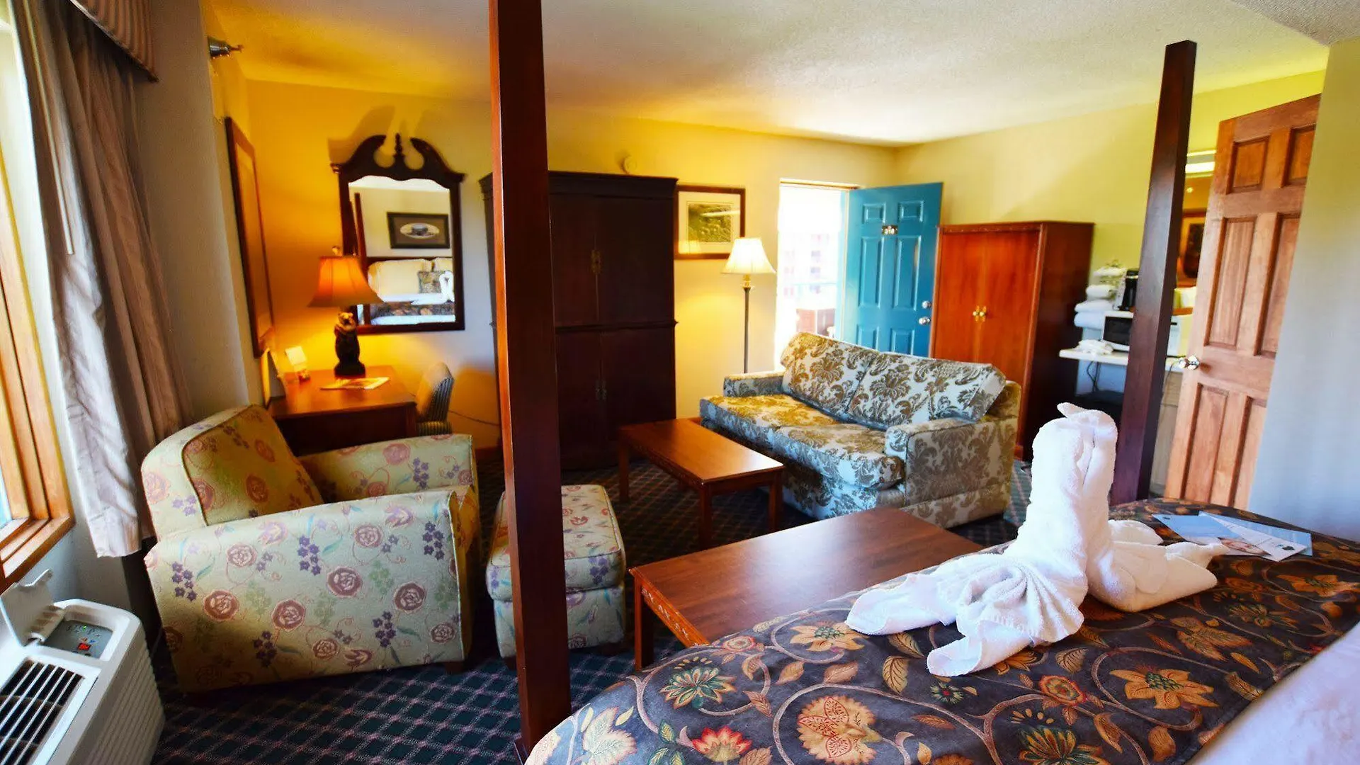 Arbors At Island Landing & Hotel Pigeon Forge