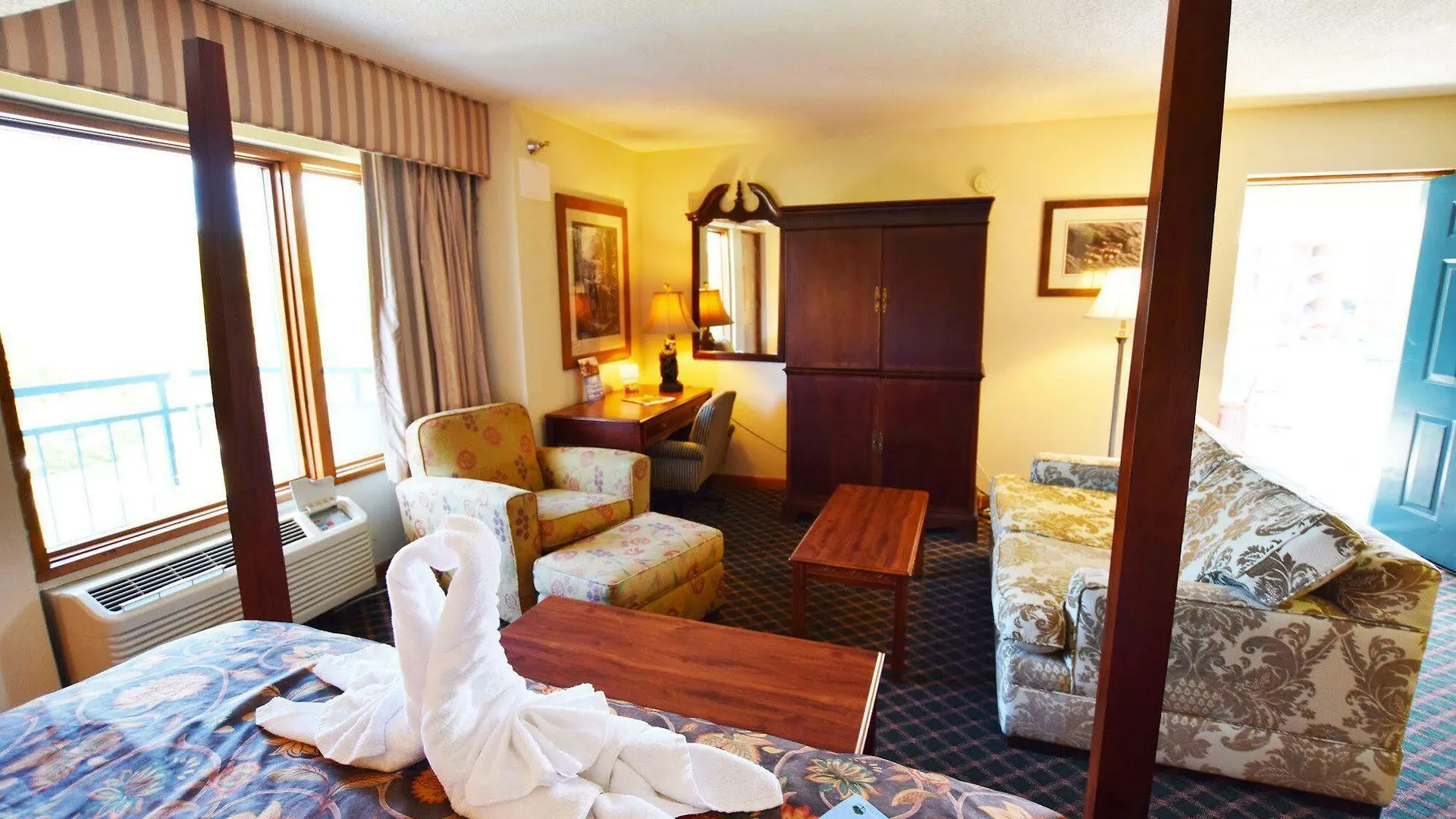 Hotel Arbors At Island Landing & 3*