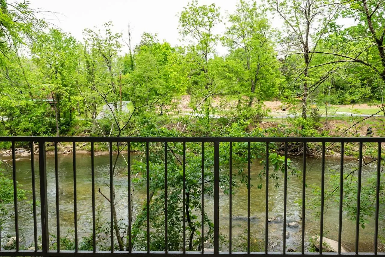 Hotel Twin Mountain &