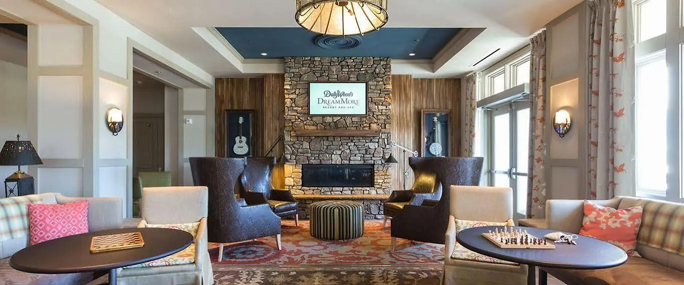 Resort Dollywood's Dreammore And 4*
