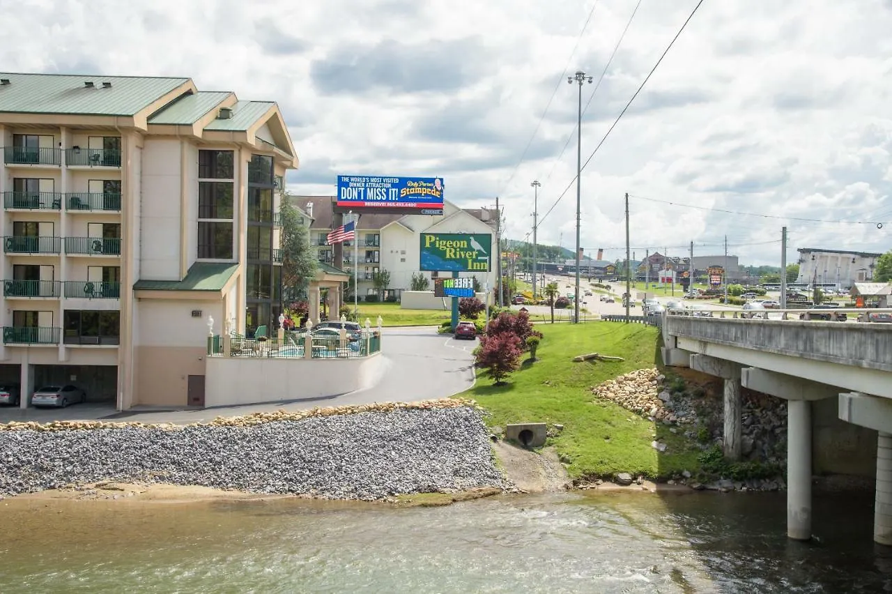 Pigeon River Hotel