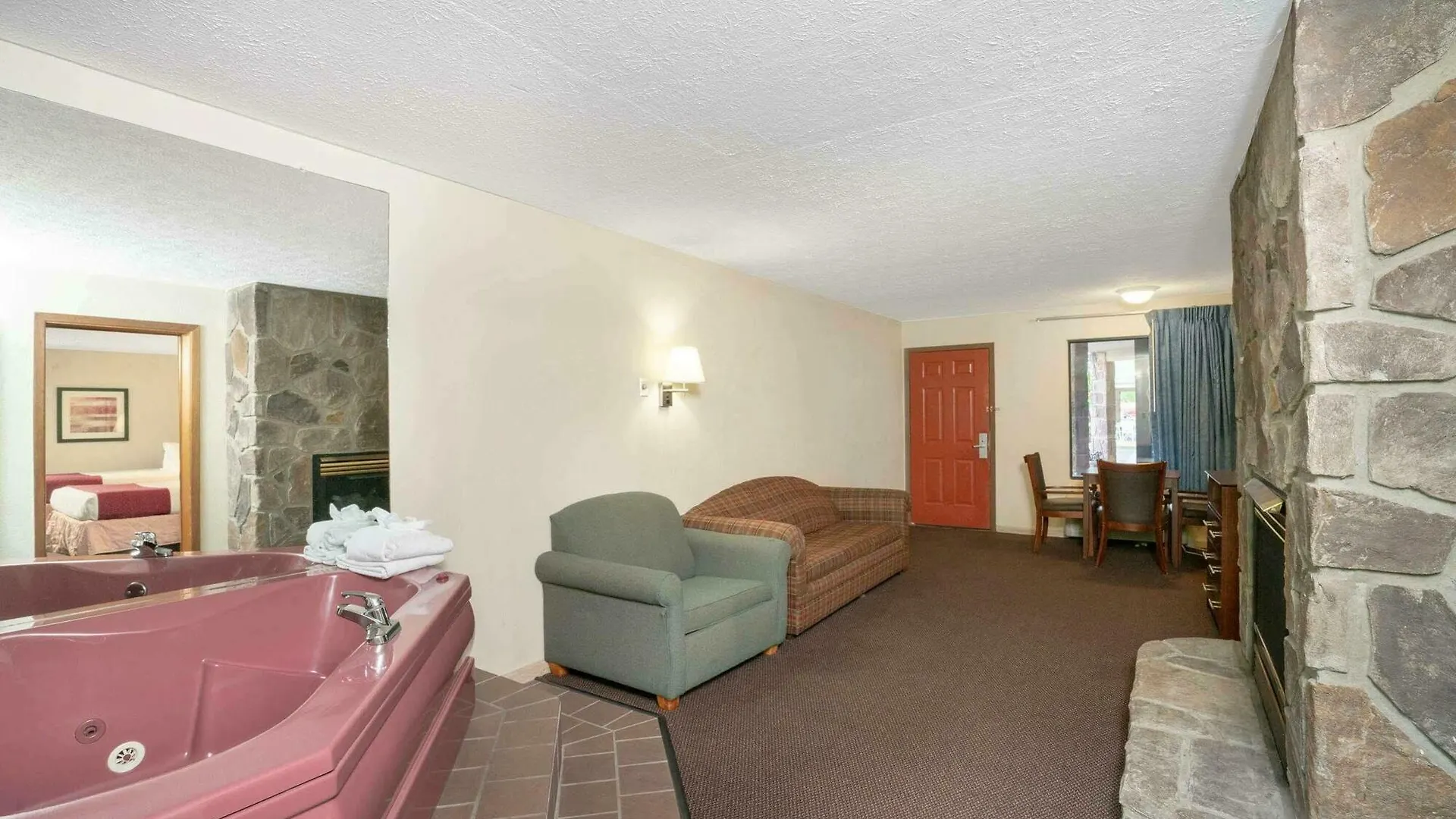 Days By Wyndham South Hotel