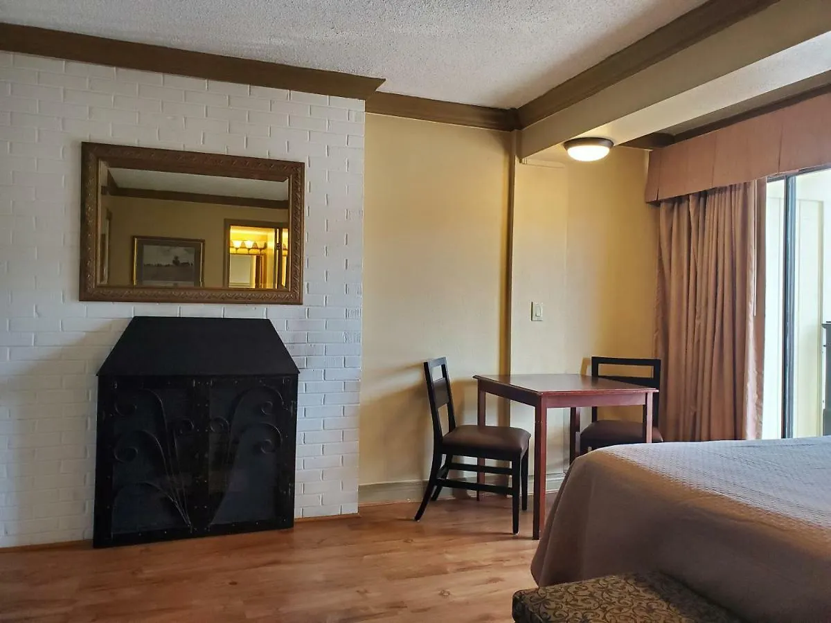 Colonial House موتيل بيدجن فورج