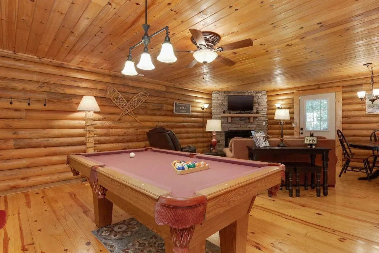Log Cabin! 1mile From The Action! Private Lane! Hot Tub! Pool Table! بيدجن فورج