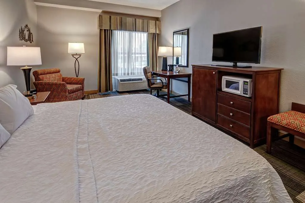 Hotell Hampton & On The Parkway 3*