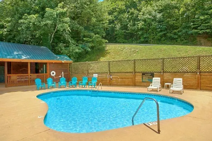 Forever Yours, Hot Tub, 1089 Of Free Attraction Tickets For Each Paid Day, Dollywood And Apartment