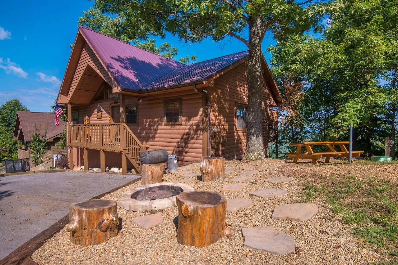 Sully's Mountain Retreat - Million Dollar View!! Holiday home *