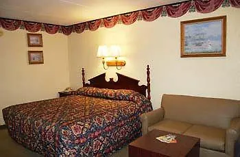 Clarion & Near The Leconte Center Hotel Pigeon Forge