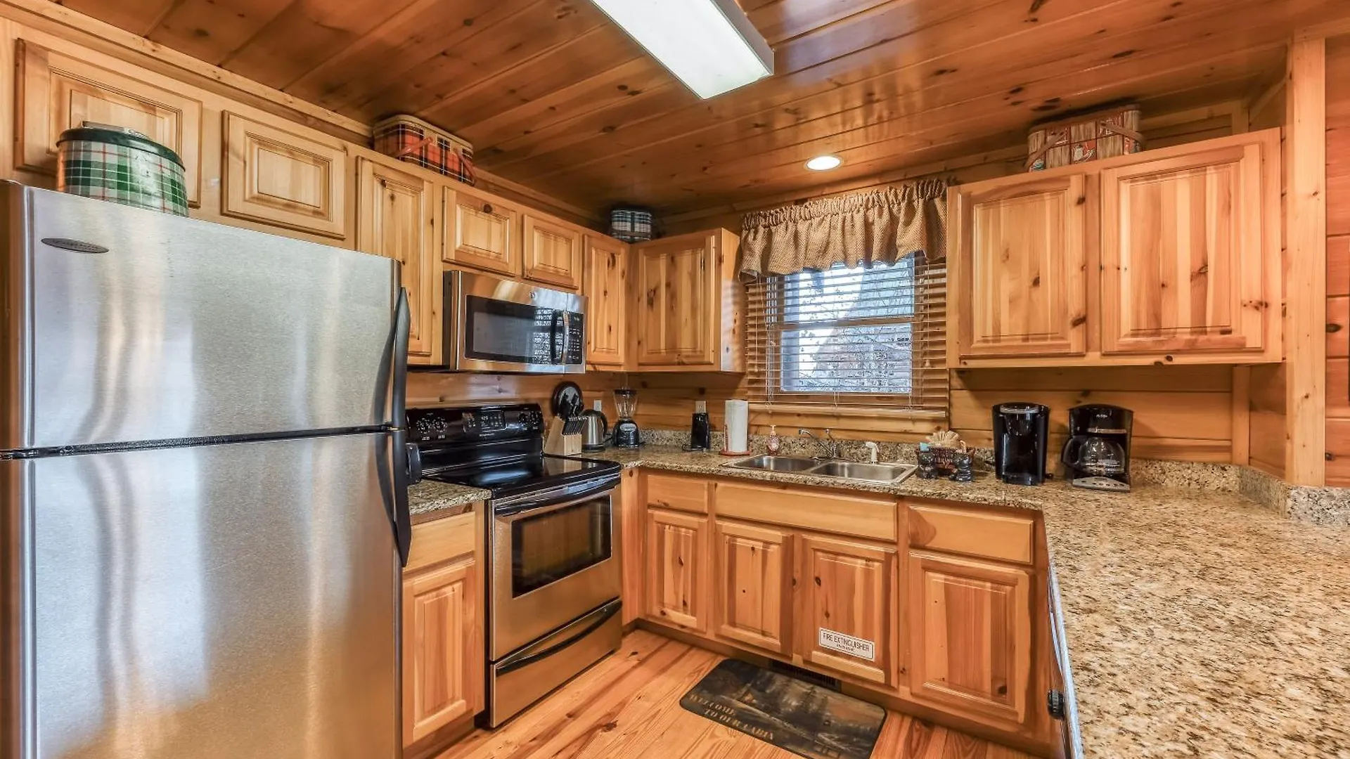 Mountain Dreams At Sherwood * Pigeon Forge