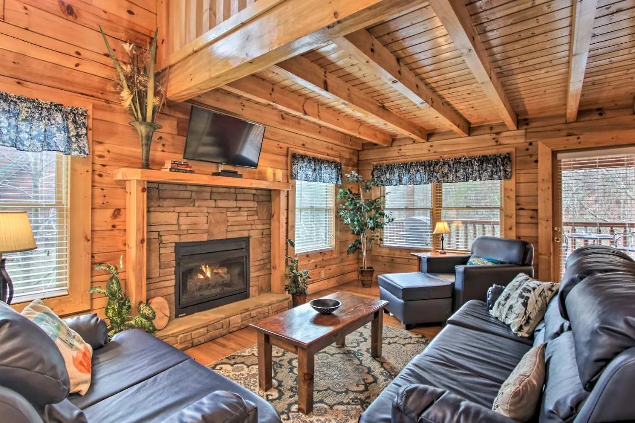 Romantic With Hot Tub In Pigeon Forge! Dom wakacyjny *
