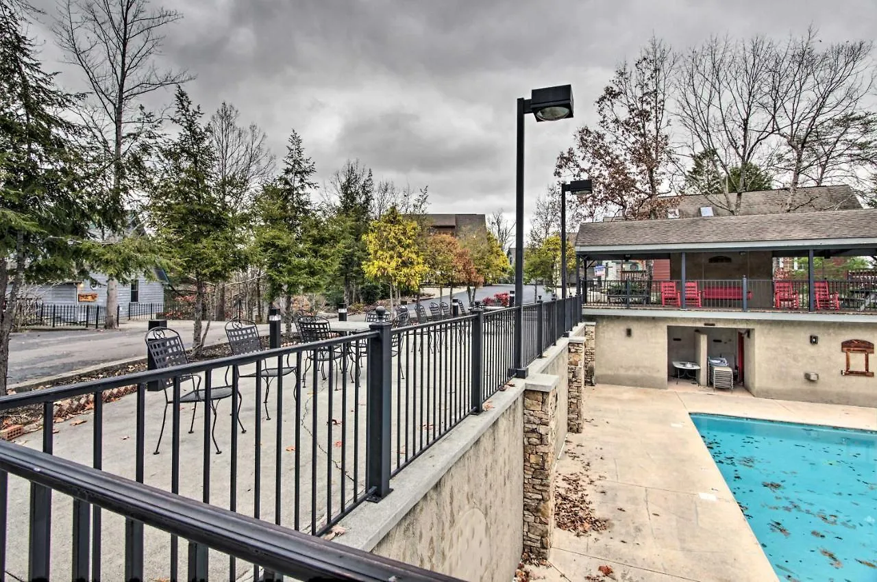 Rustic With Private Hot Tub! Feriehus Pigeon Forge