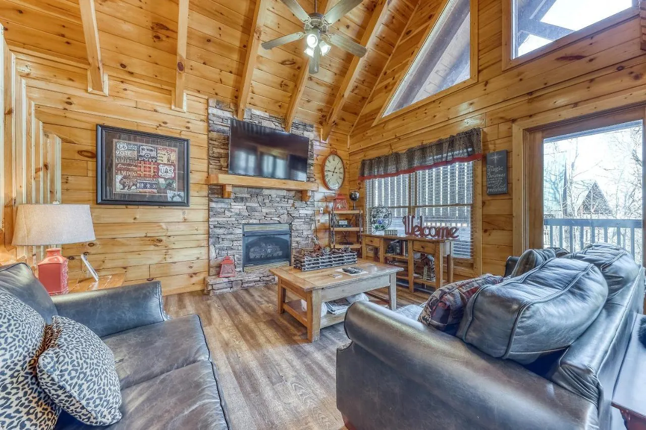 Holly Berry Holiday home Pigeon Forge