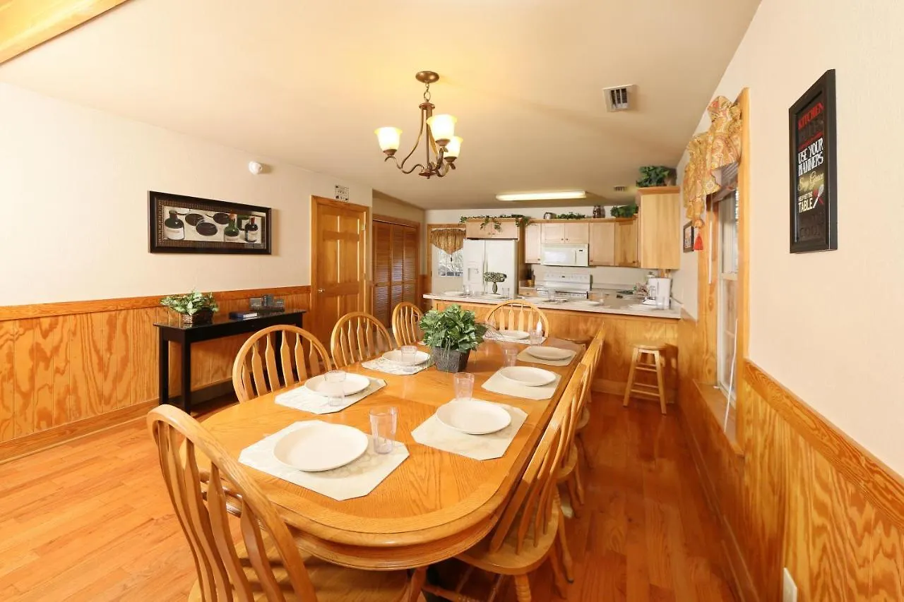 Chalet Cedar Falls #8