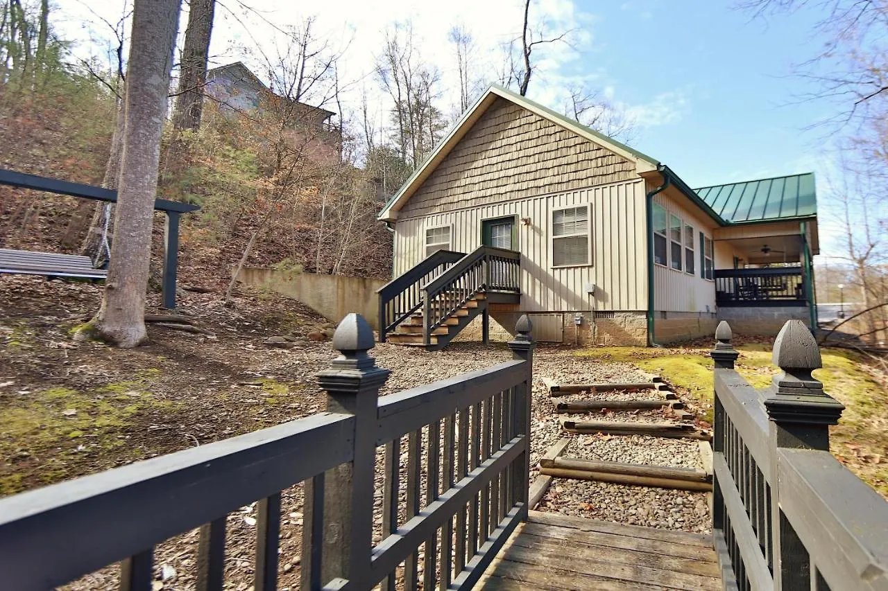 Cedar Falls #8 Chalet *