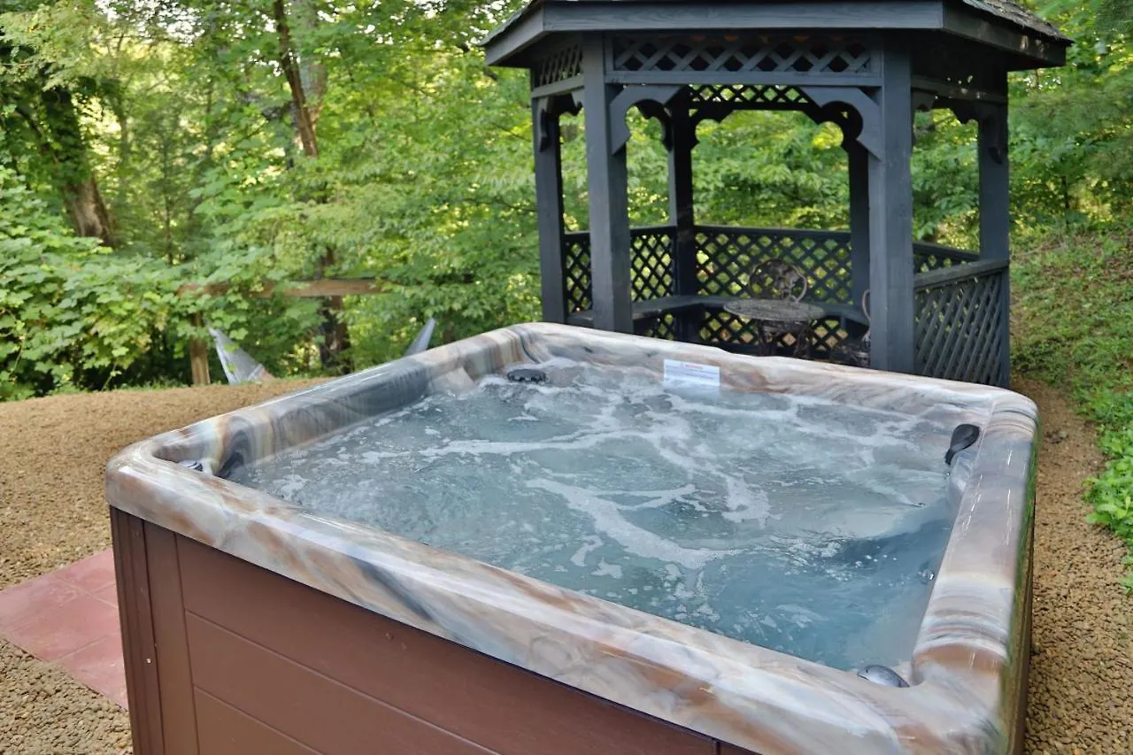 Walnut Grove #2 Chalet Pigeon Forge