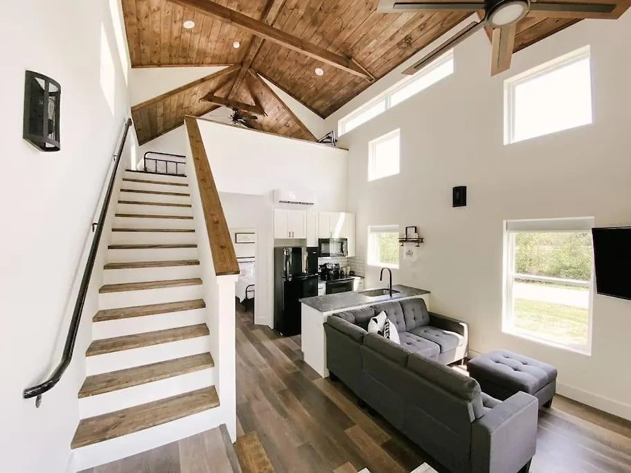 Modern Smoky Mountain Tiny House *