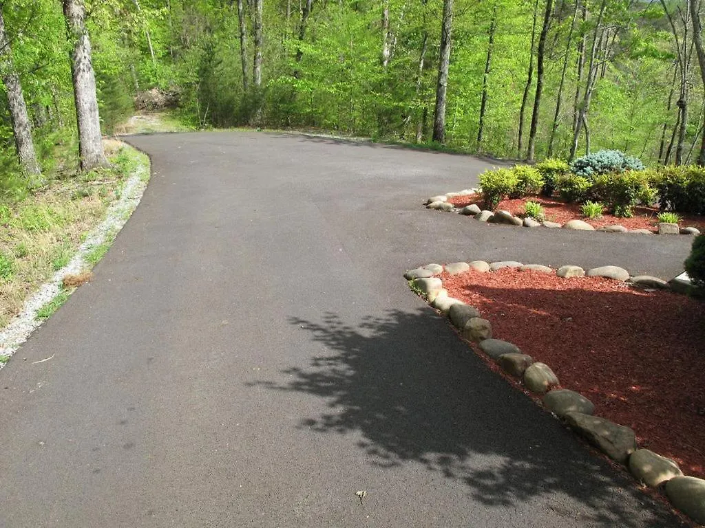 About The View-free Dollywood Ticket, 5 Bedroom 4 Bath Family Retreat W Mountain Views, Privacy Сasa de vacaciones Pigeon Forge